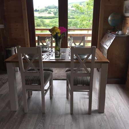 לאדלו Redwood Lodge מראה חיצוני תמונה