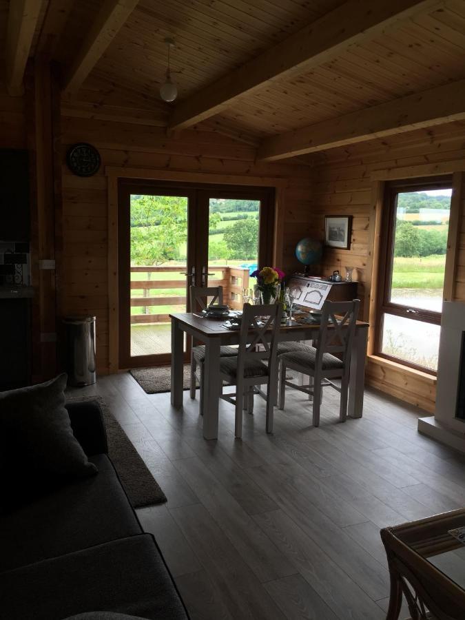 לאדלו Redwood Lodge מראה חיצוני תמונה