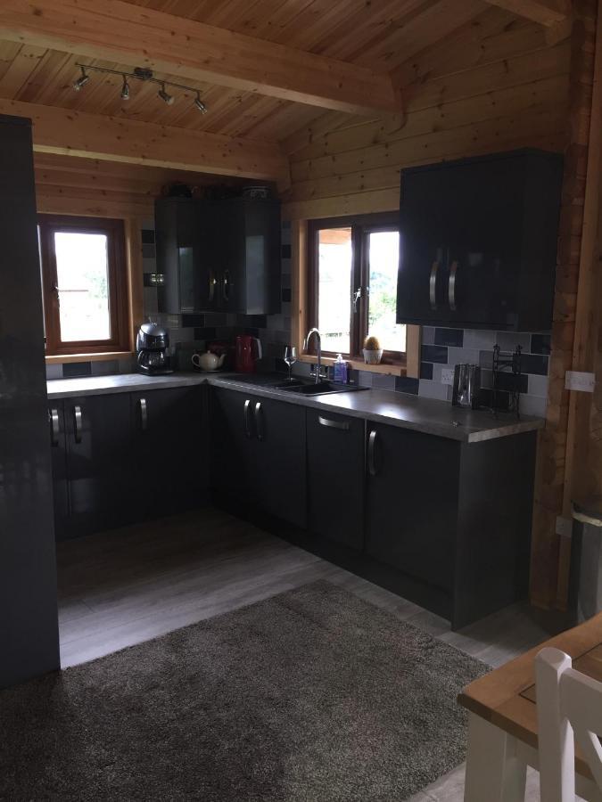לאדלו Redwood Lodge מראה חיצוני תמונה