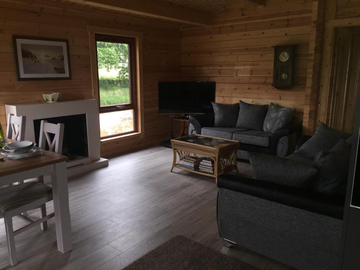 לאדלו Redwood Lodge מראה חיצוני תמונה