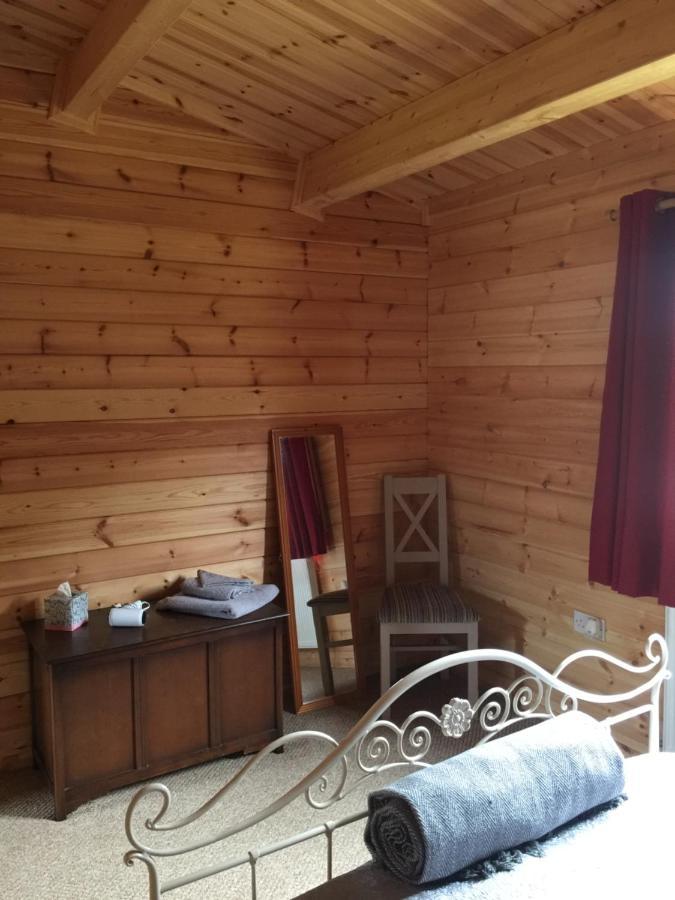לאדלו Redwood Lodge מראה חיצוני תמונה
